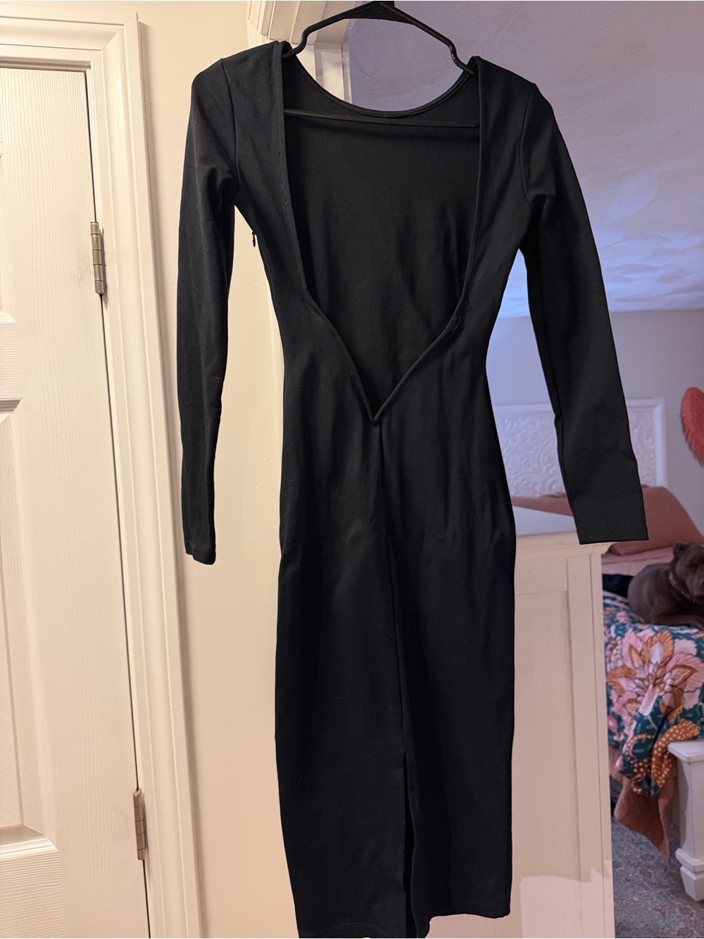 Lulu's Black Deep-V open back Long Sleeve Midi Dress